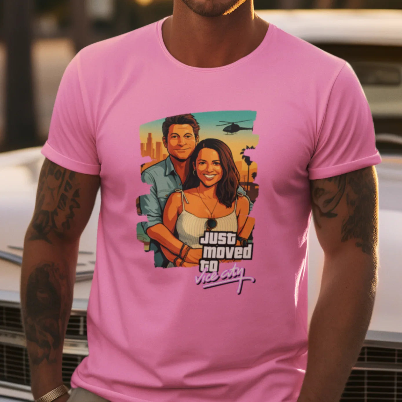 UrbanWarriorStore T-Shirt mit Vice City Grafik, AI-generierter Mann im GTA-Stil, rosa Farbe