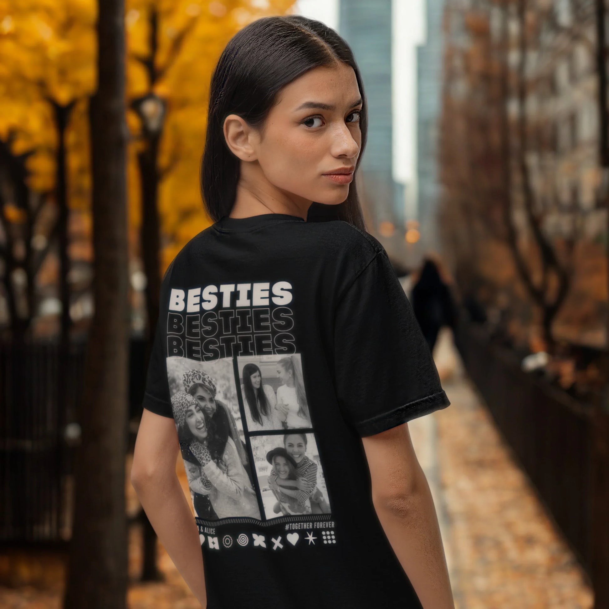 BESTIES T-Shirt getragen – Rückansicht im Herbst
